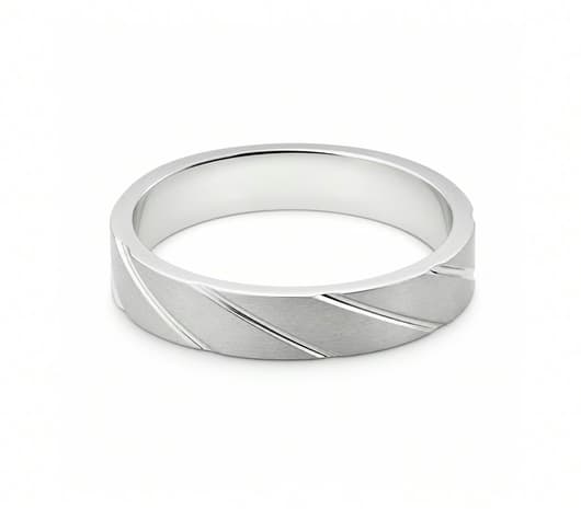 Diagonal Luxe Platinum Ring