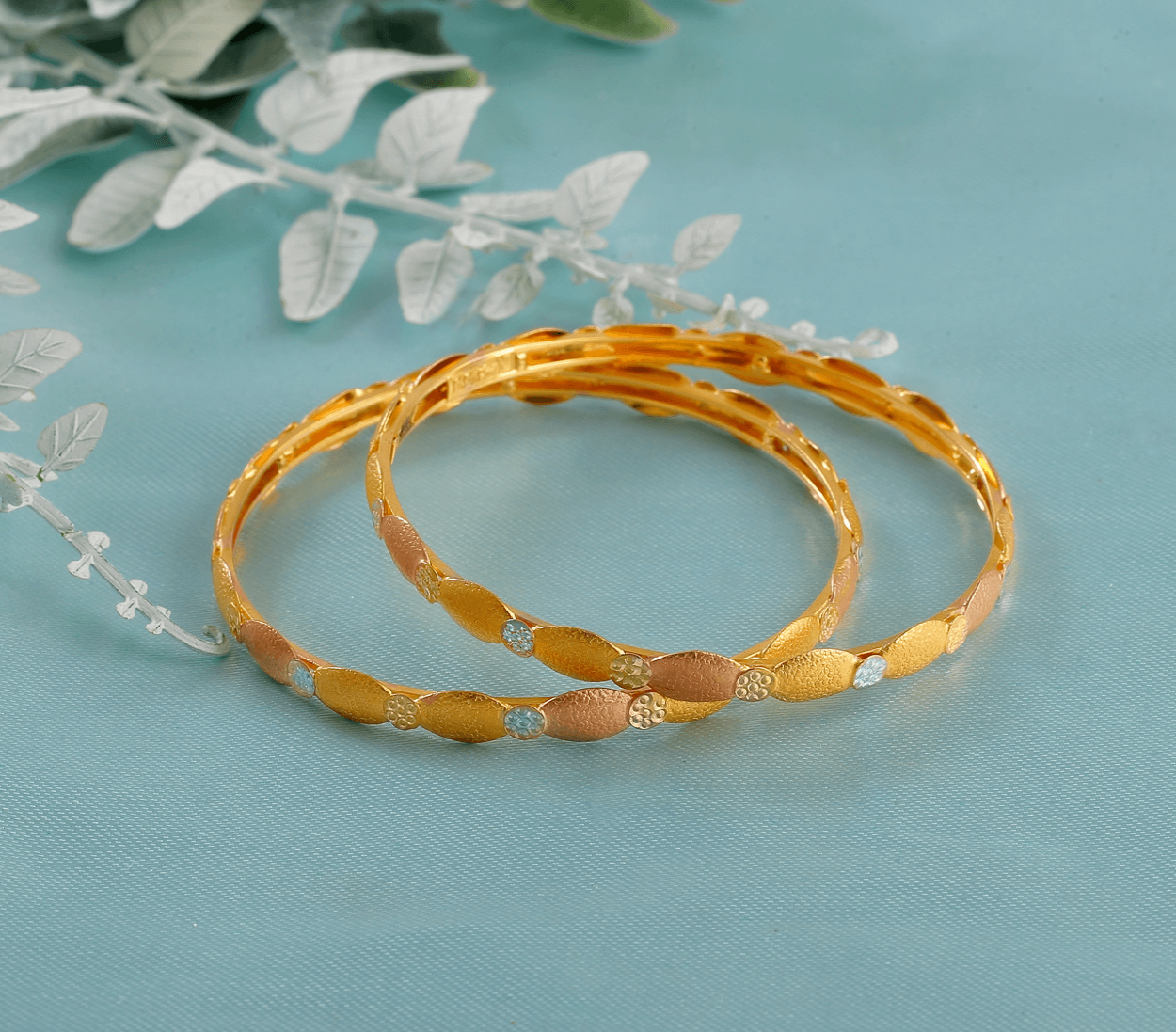 Buy Gold Bangles Online - Daily Wear Jewellery Collections|Jos Alukkas  Online